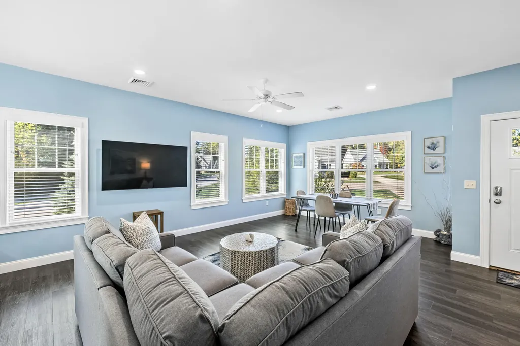 16 Sunrise Lane Arundel ME 04046