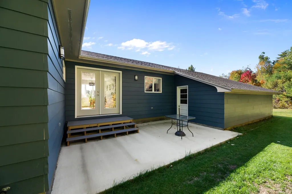87 N Road Detroit ME 04929