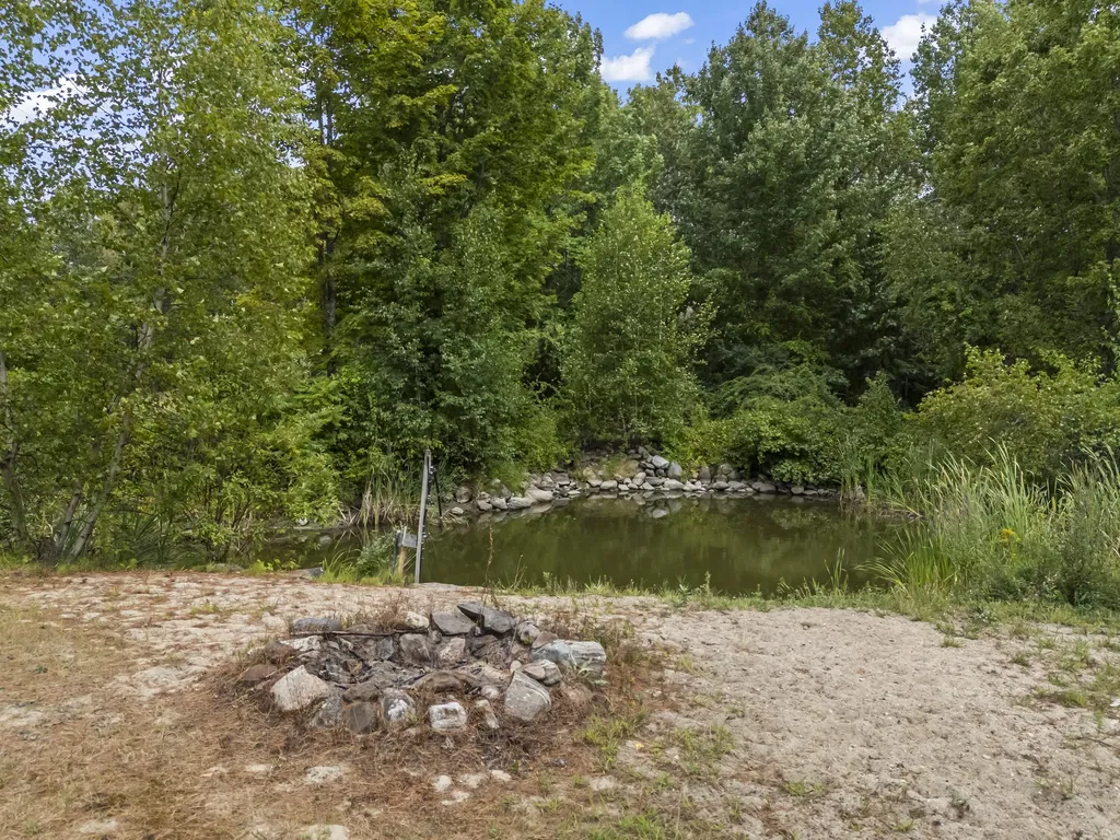 207 N Auburn Road Auburn ME 04210