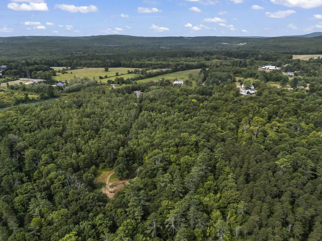 207 N Auburn Road Auburn ME 04210