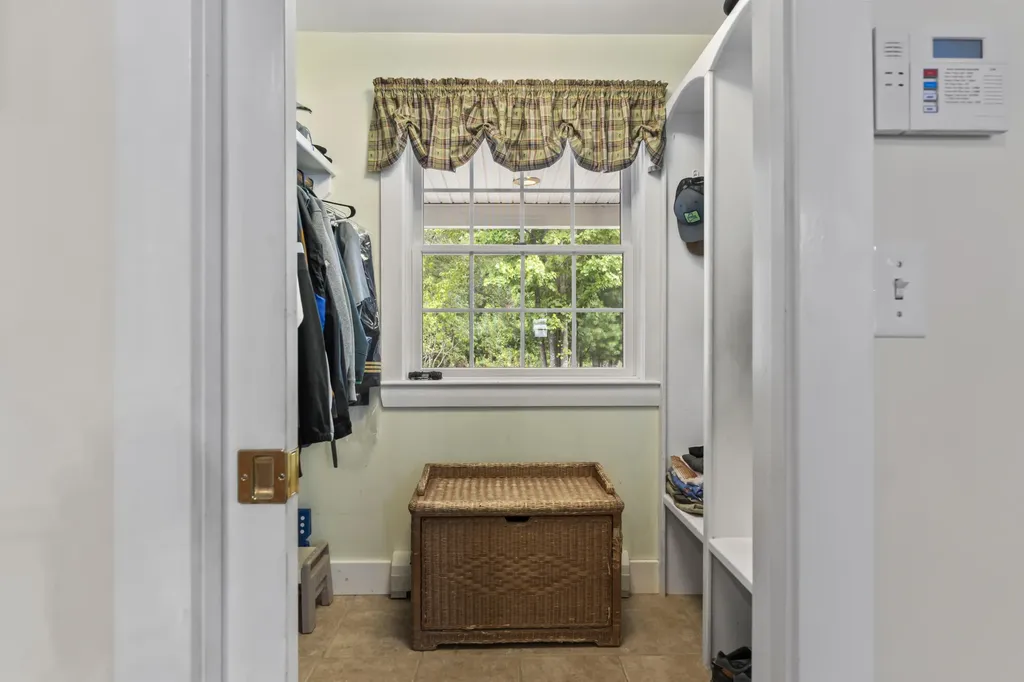 207 N Auburn Road Auburn ME 04210