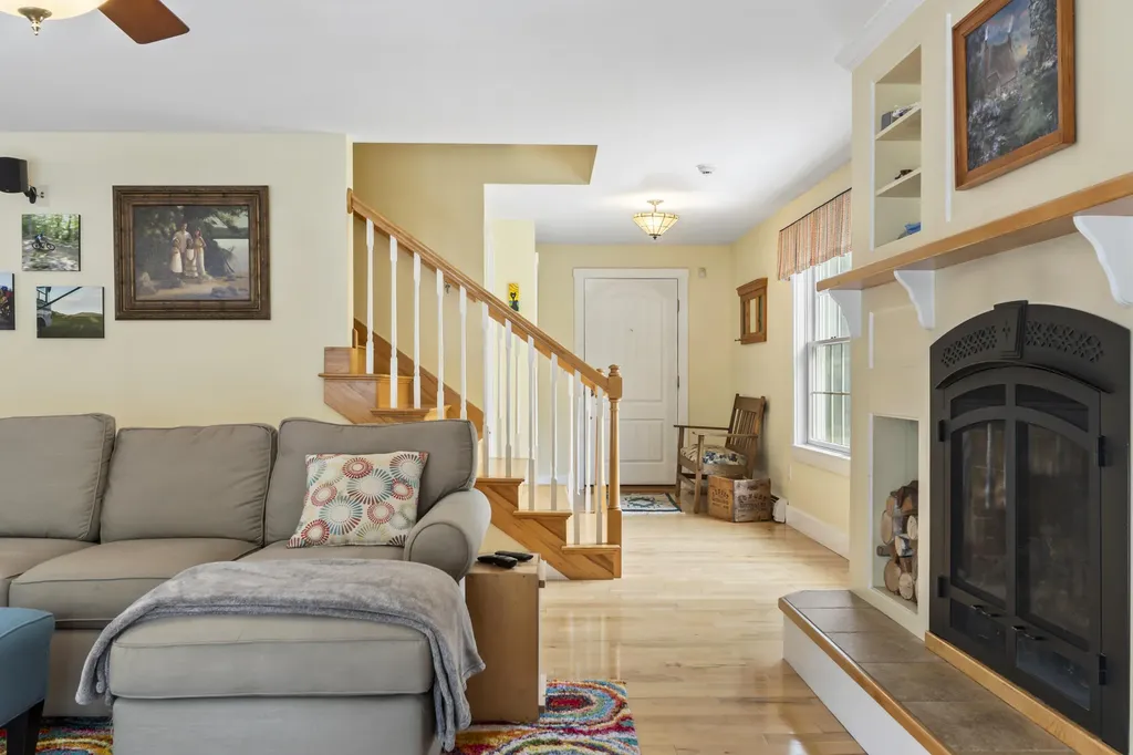 207 N Auburn Road Auburn ME 04210