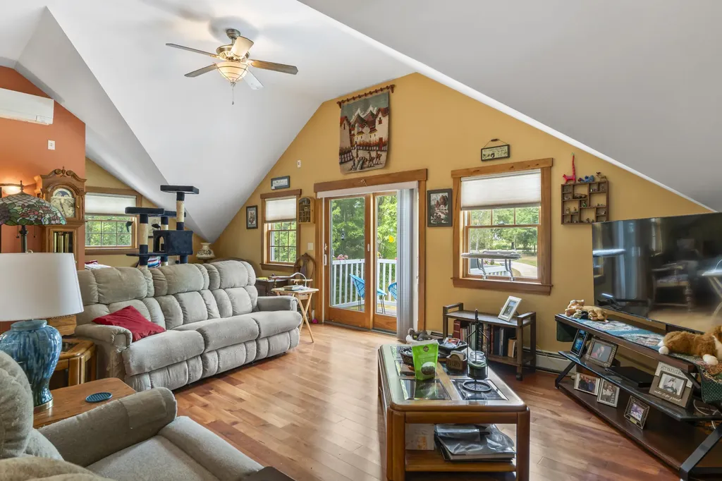 207 N Auburn Road Auburn ME 04210