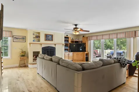 207 N Auburn Road Auburn ME 04210