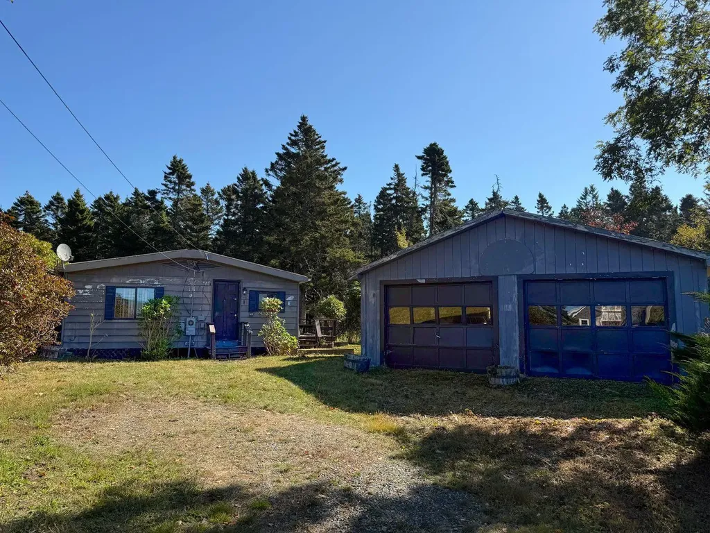 10 Western Ledge Road Gouldsboro ME 04624