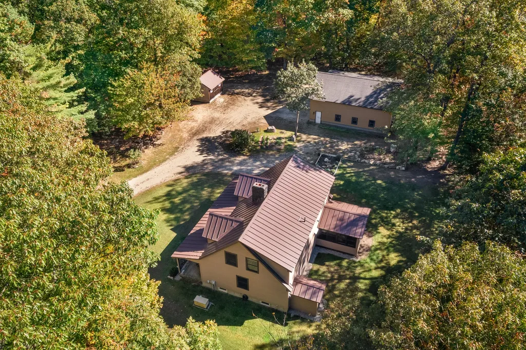 28 Oak Drive Gray ME 04039