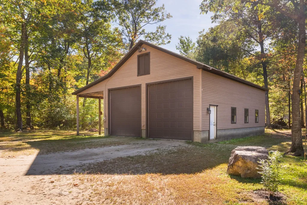 28 Oak Drive Gray ME 04039