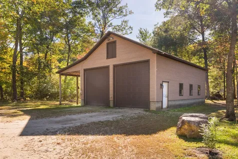 28 Oak Drive Gray ME 04039
