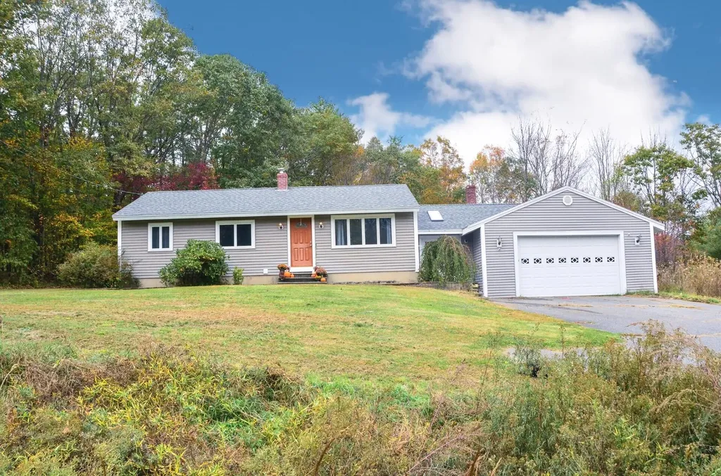 75 Lewiston Road West Gardiner ME 04345