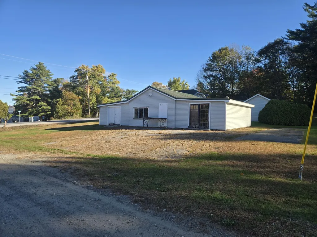 2549 Us Route 202 Winthrop ME 04364