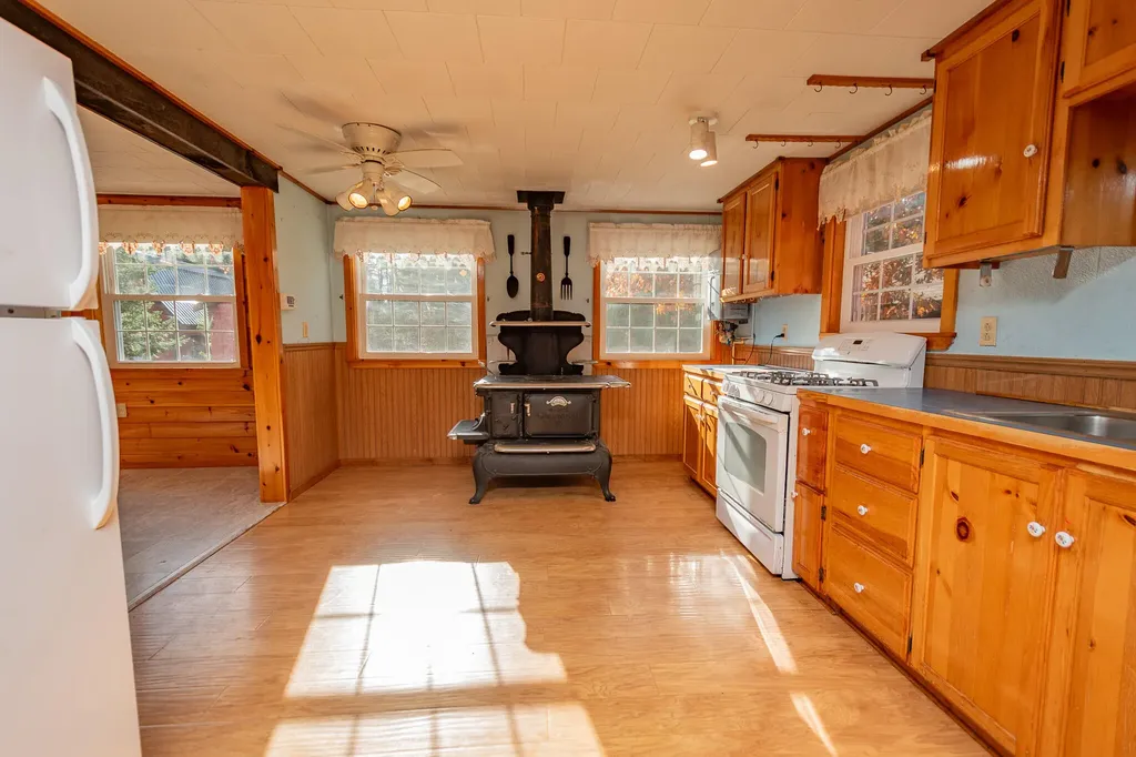 1698 Worcester Highway Kingsbury Plt ME 04942