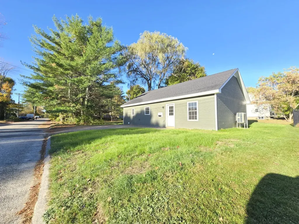 83 Taft Avenue Auburn ME 04210