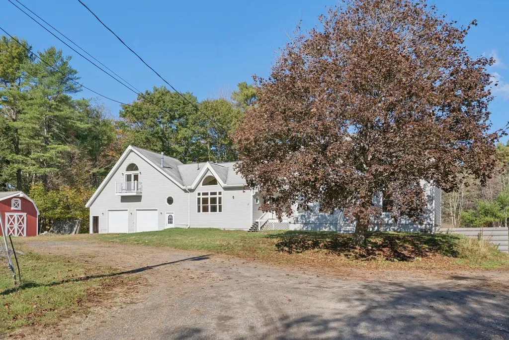 17 Chestnut Drive Topsham ME 04086