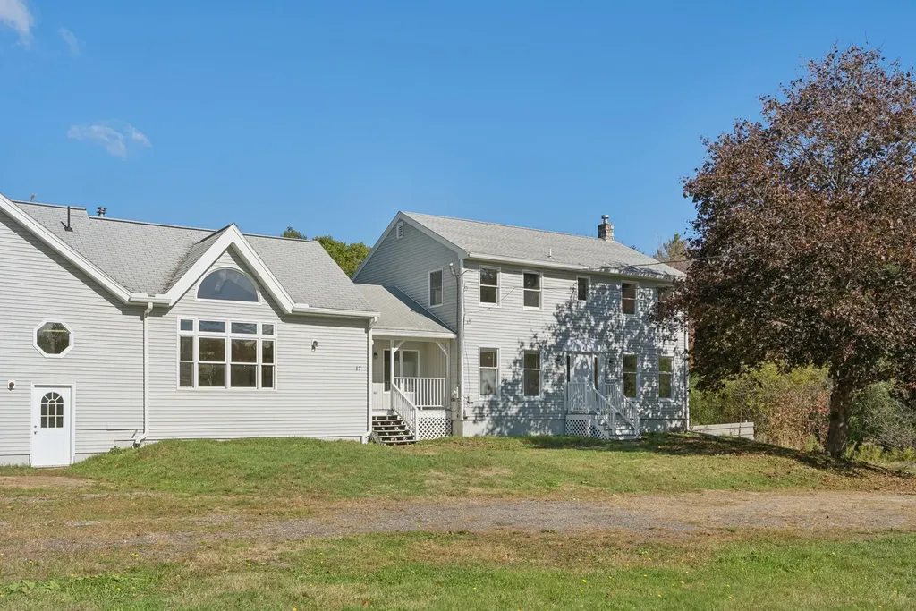 17 Chestnut Drive Topsham ME 04086