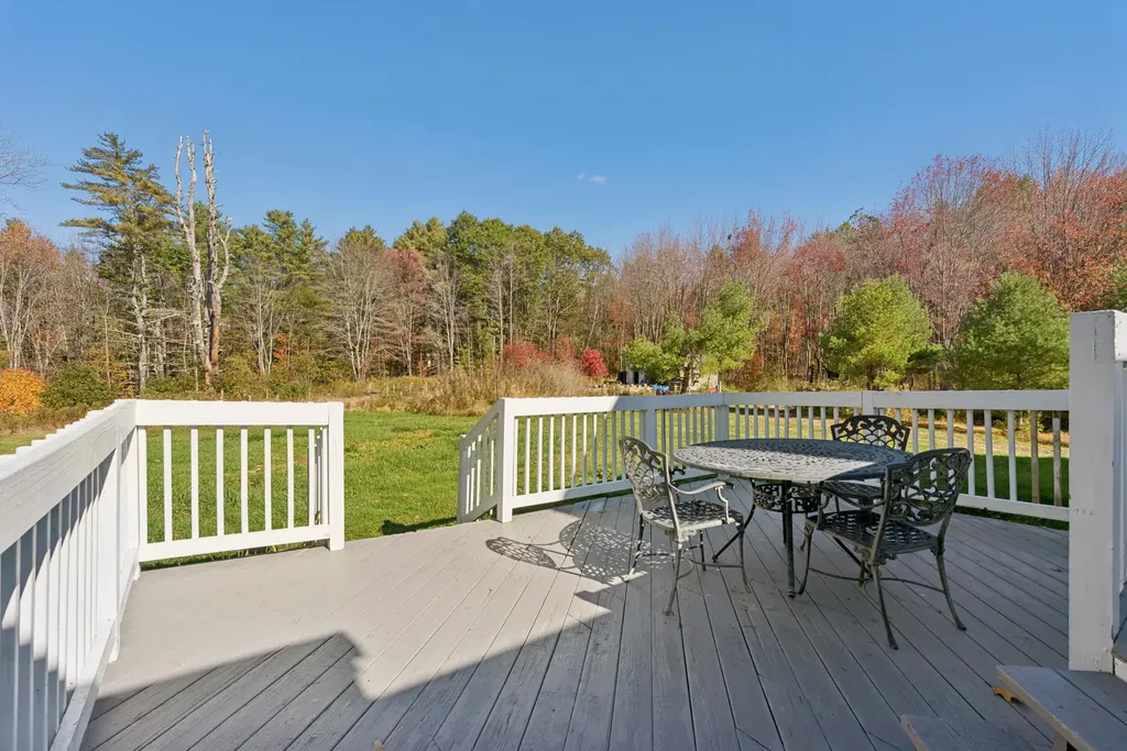 17 Chestnut Drive Topsham ME 04086