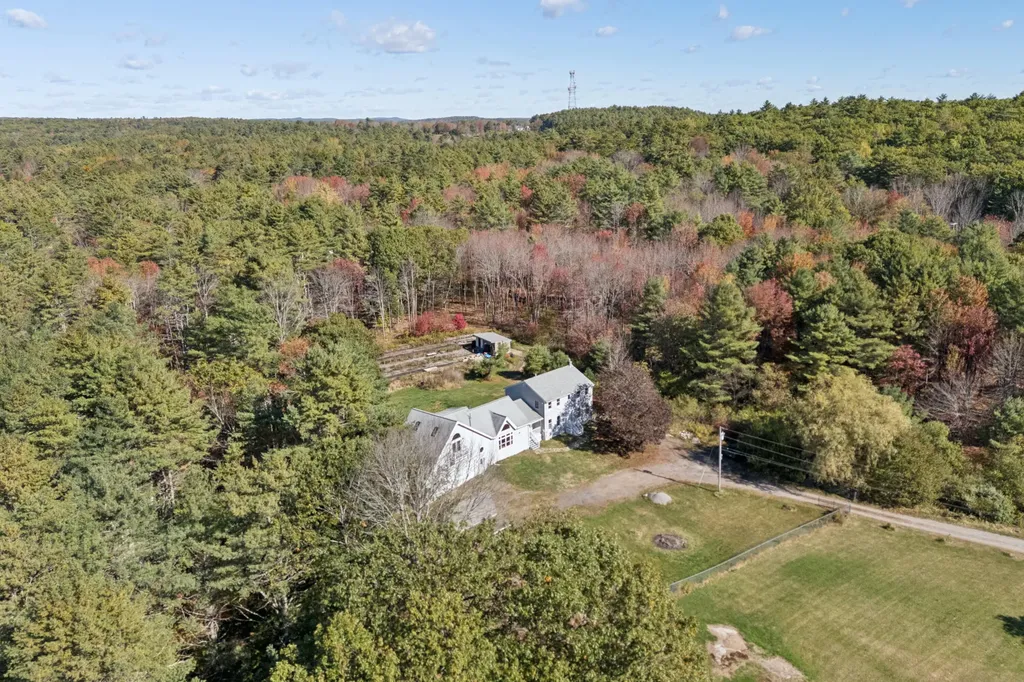 17 Chestnut Drive Topsham ME 04086