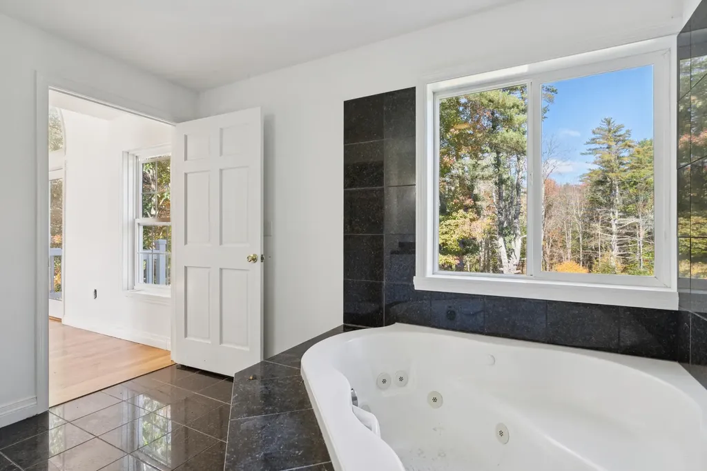 17 Chestnut Drive Topsham ME 04086