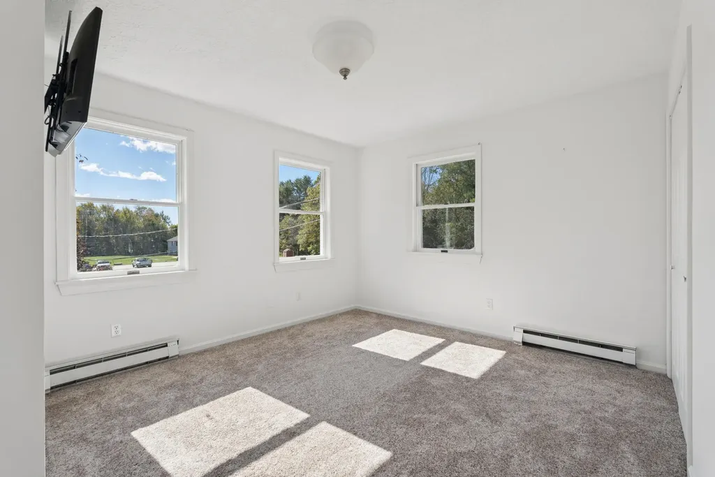 17 Chestnut Drive Topsham ME 04086