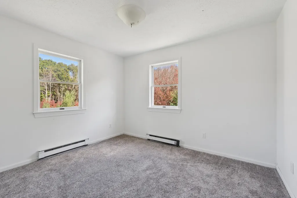 17 Chestnut Drive Topsham ME 04086