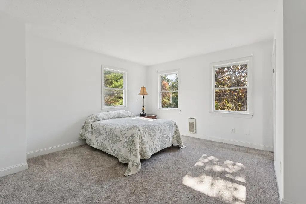 17 Chestnut Drive Topsham ME 04086