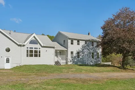 17 Chestnut Drive Topsham ME 04086