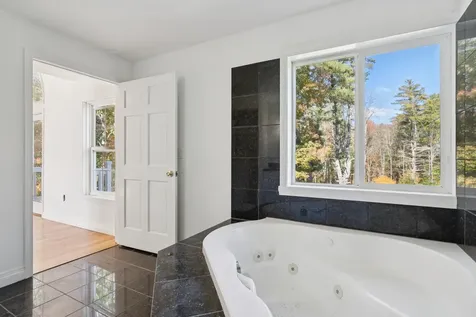 17 Chestnut Drive Topsham ME 04086