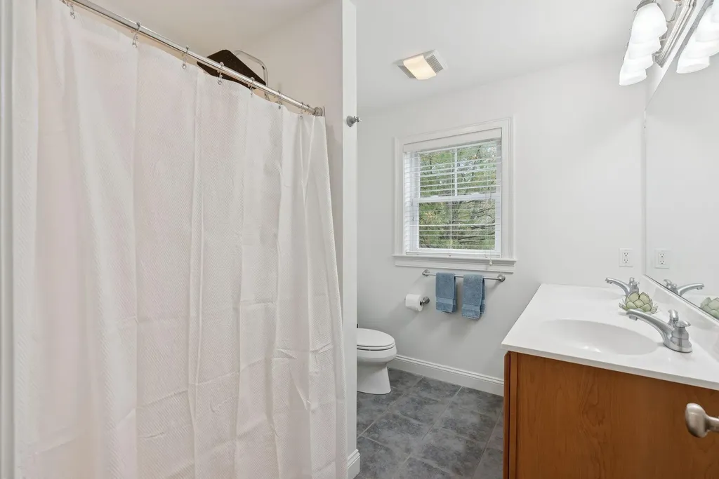 26 Harvest Ridge Road Freeport ME 04032