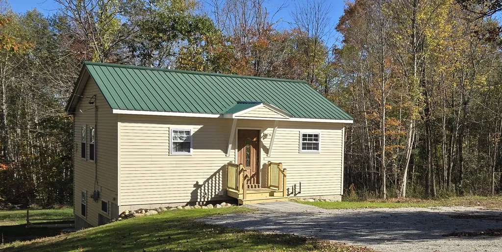 31 Sodom Road Hebron ME 04238