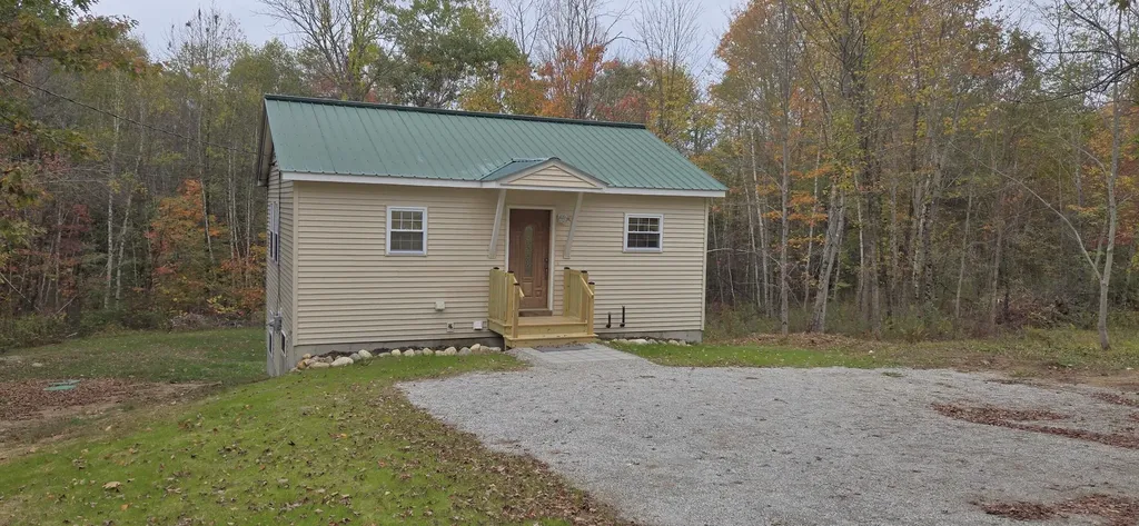31 Sodom Road Hebron ME 04238