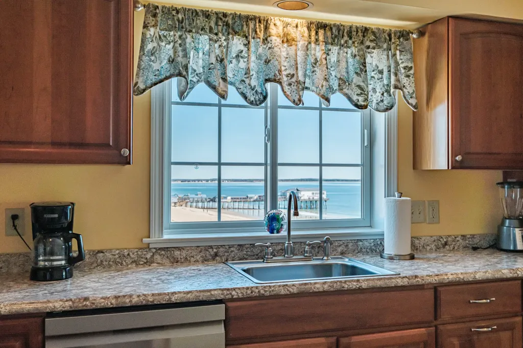 39 W. Grand Avenue Old Orchard Beach ME 04064