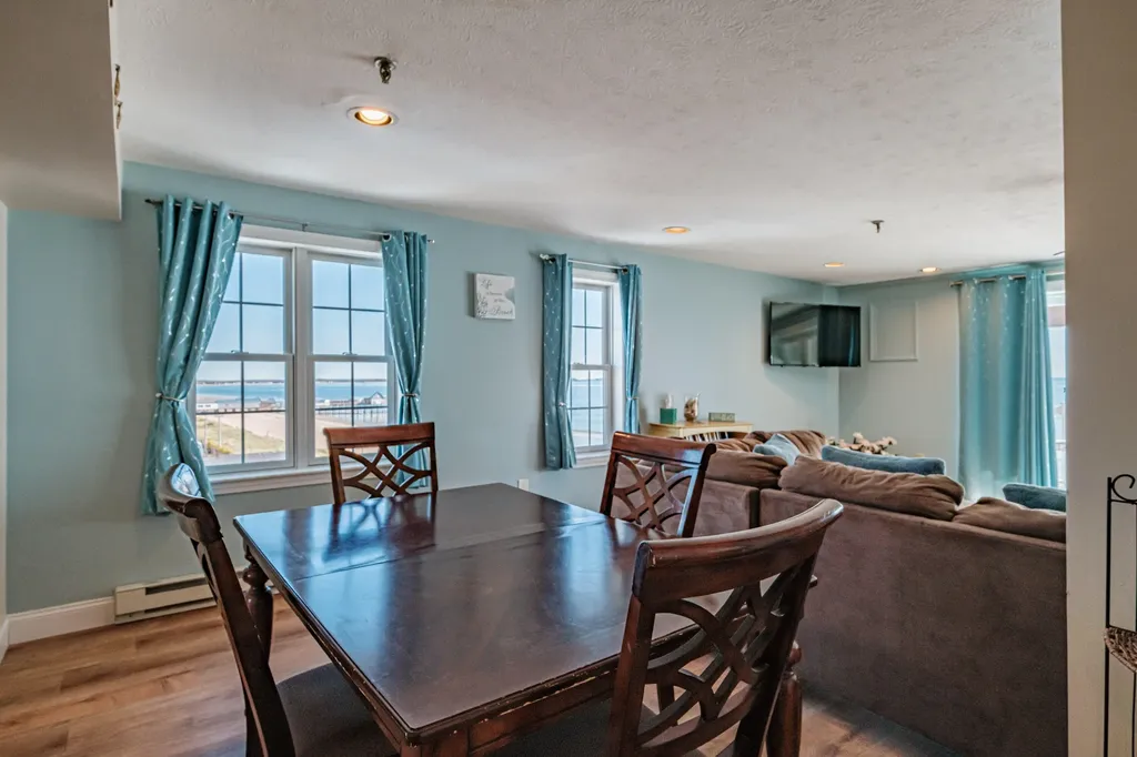 39 W. Grand Avenue Old Orchard Beach ME 04064