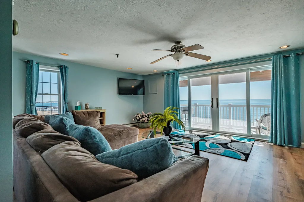 39 W. Grand Avenue Old Orchard Beach ME 04064