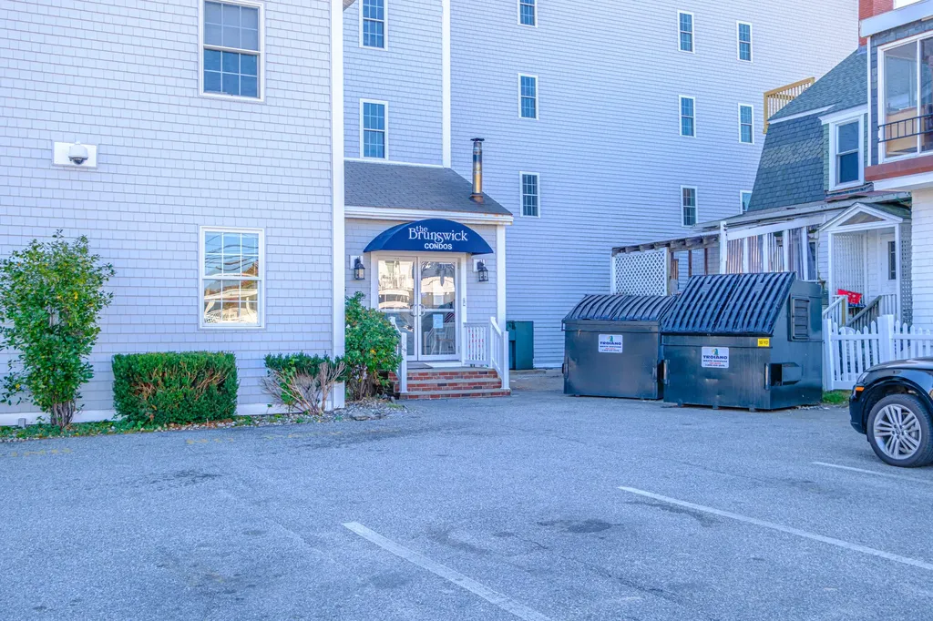 39 W. Grand Avenue Old Orchard Beach ME 04064