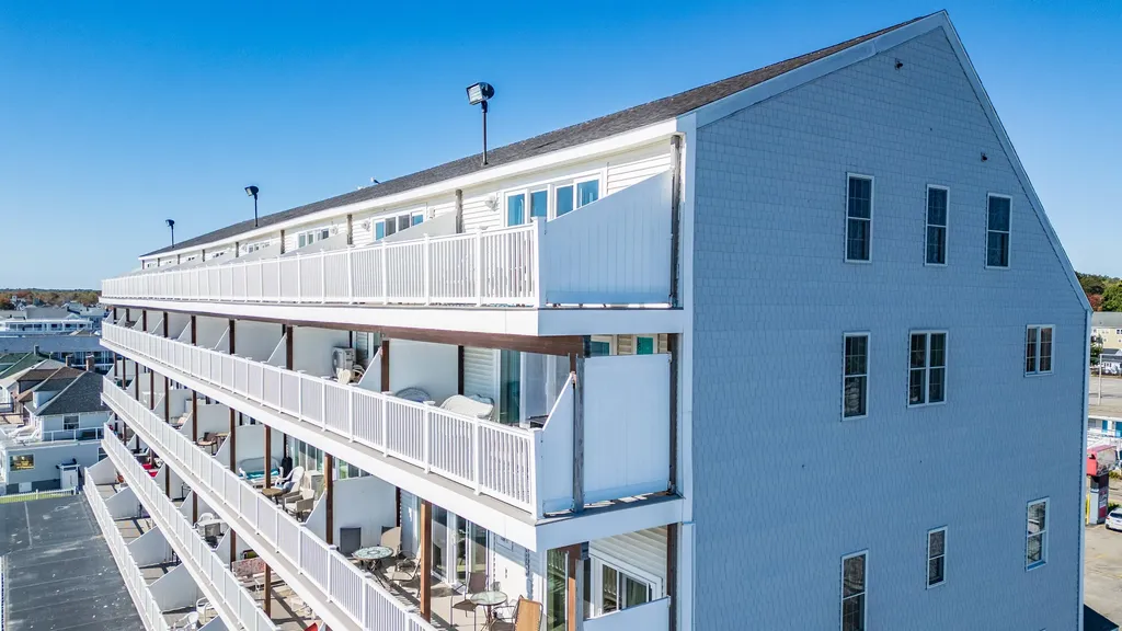39 W. Grand Avenue Old Orchard Beach ME 04064