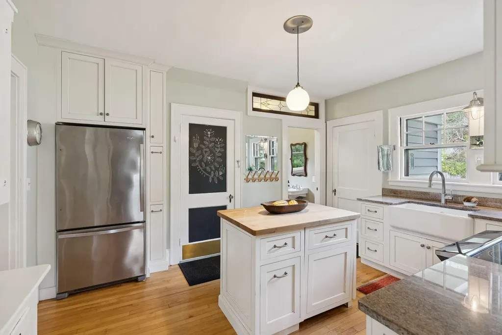 89 Clinton Street Portland ME 04103