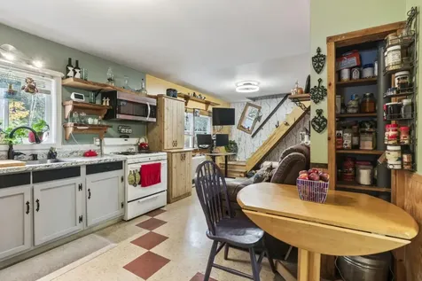 31 Sunflower Estates Rome ME 04963