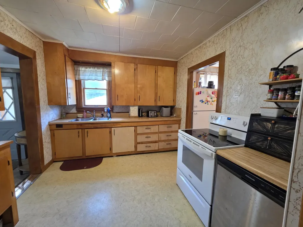 39 Washington Street Caribou ME 04736