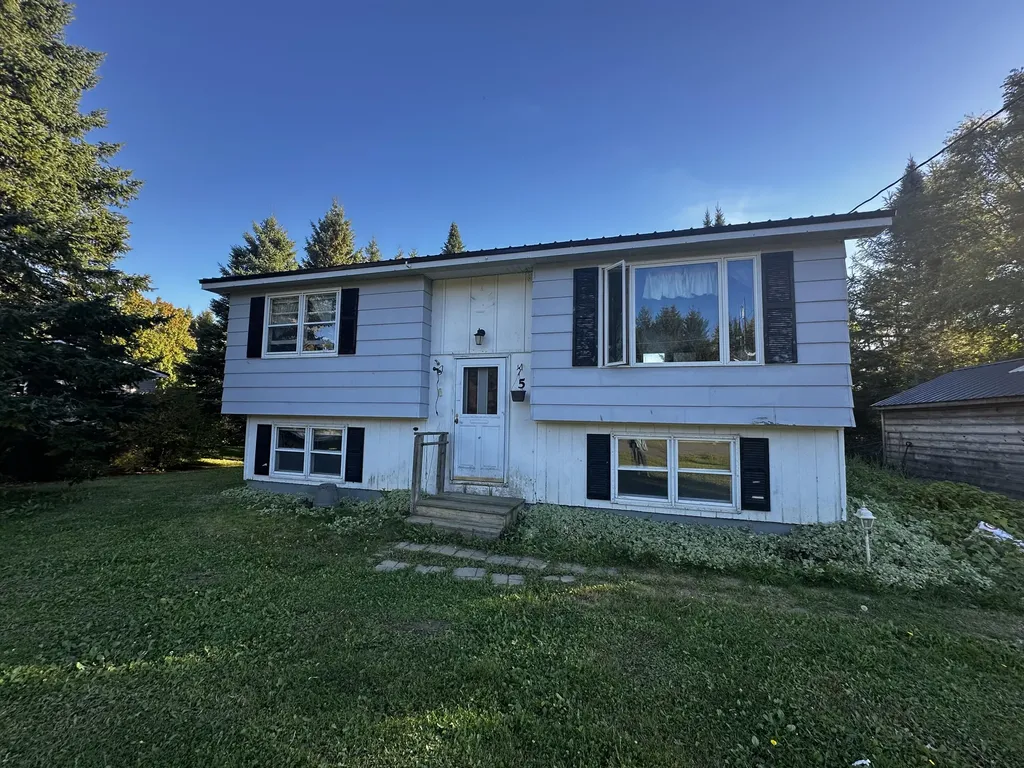5 Manchester Court Presque Isle ME 04769
