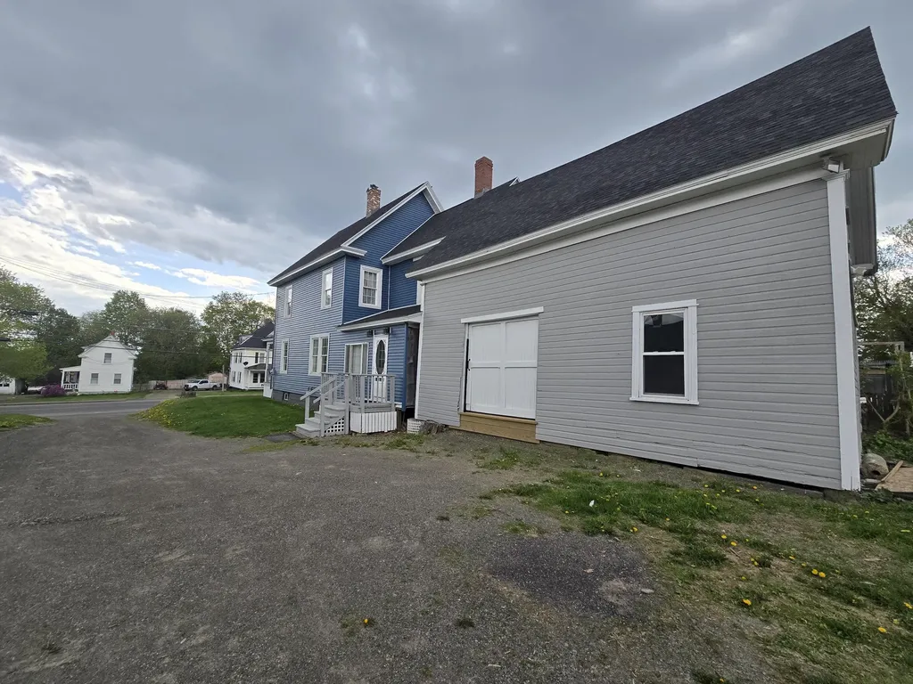 19 Smyrna Street Houlton ME 04730
