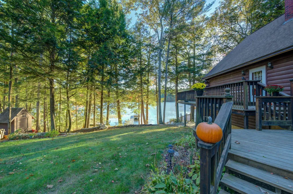 70 Hogan Pond Lane Oxford ME 04270