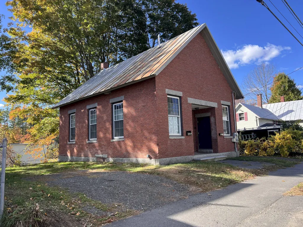31 Mechanic Street Skowhegan ME 04976