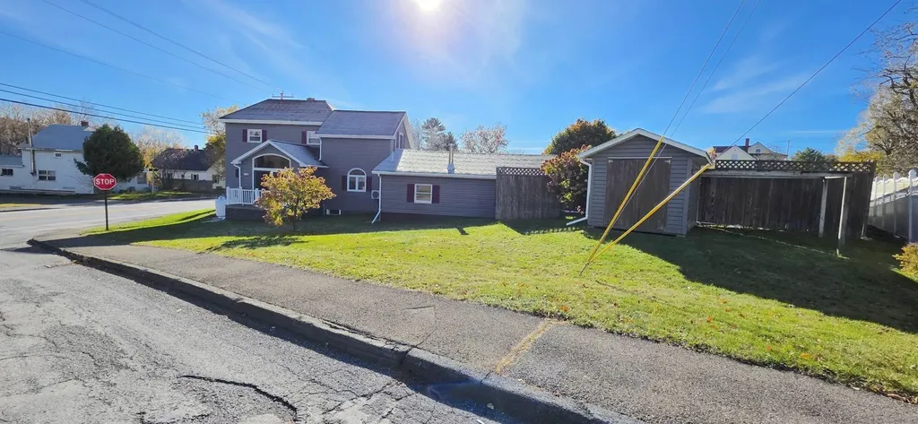 8 Benjamin Street Mars Hill ME 04758
