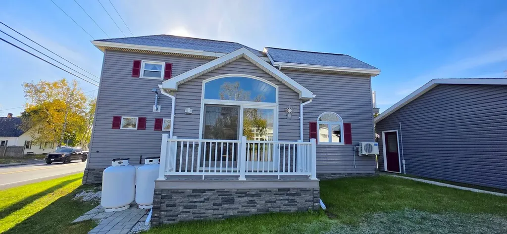 8 Benjamin Street Mars Hill ME 04758