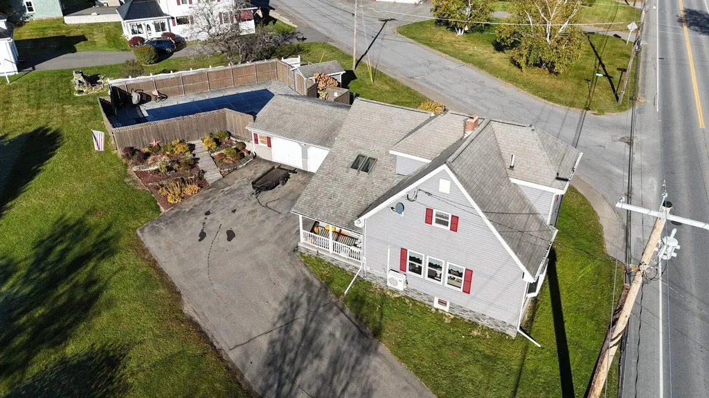 8 Benjamin Street Mars Hill ME 04758