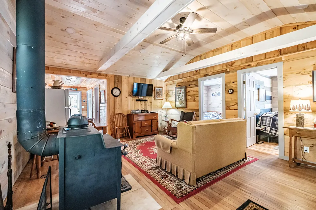 15 Seaward Road Turner ME 04282