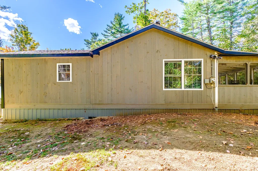15 Seaward Road Turner ME 04282