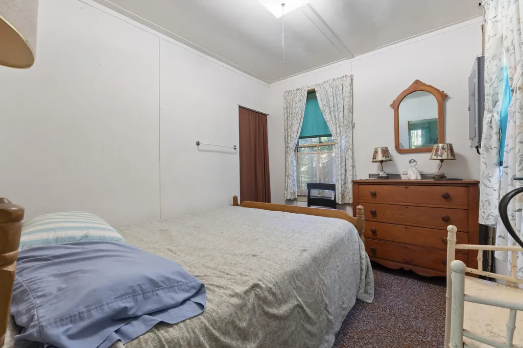 19 Riverside Avenue Edgecomb ME 04556