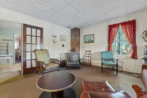 19 Riverside Avenue Edgecomb ME 04556