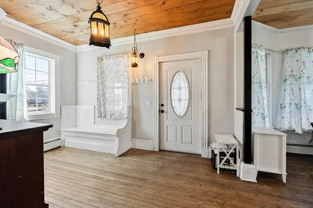 34 Troy Road Burnham ME 04922