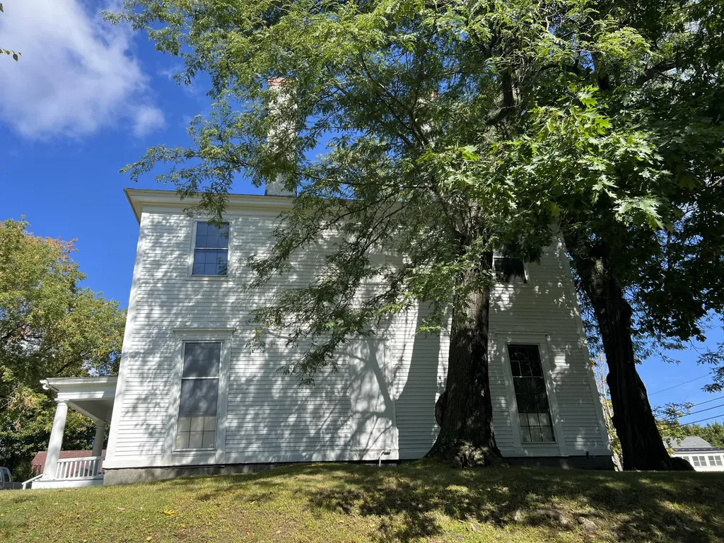8 Crosby Street Augusta ME 04330